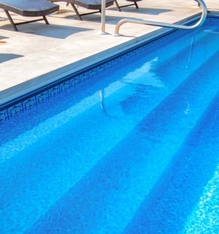 Escalier piscine